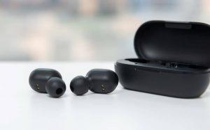 Wireless earbuds